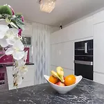 Lägenhet With A Parking Space - 13028 *
