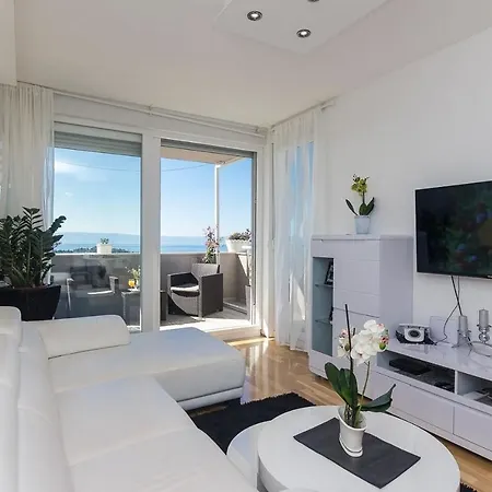 Appartement With A Parking Space - 13028 Makarska