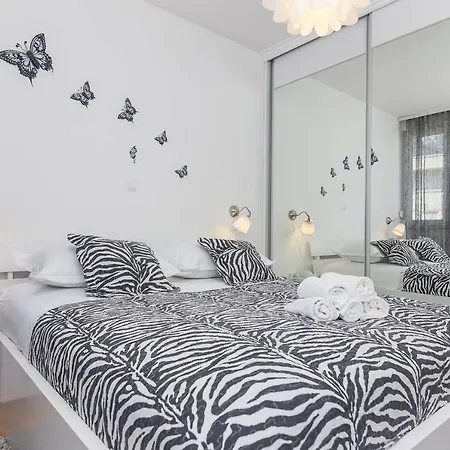 With A Parking Space - 13028