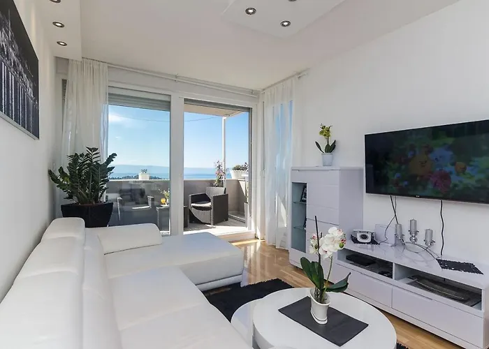 Apartment With A Parking Space - 13028 Makarska