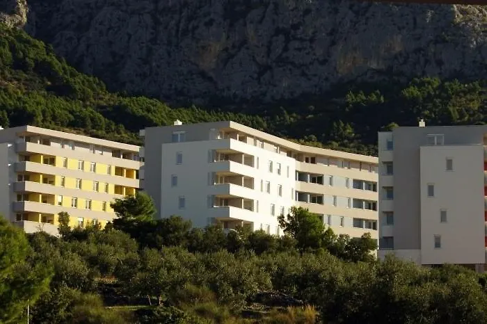 With A Parking Space - 13028 *